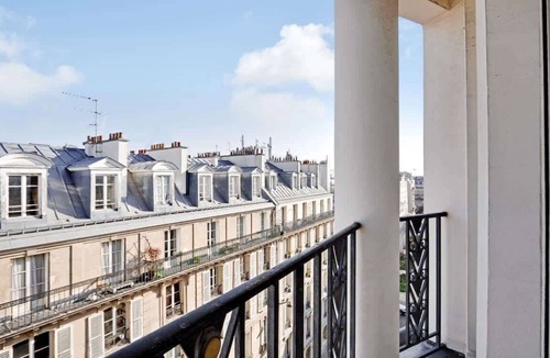 5th Arrondissement Apartment | An Elegant 1-BR in St-Michel Notre-Dame