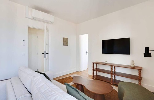 5th Arrondissement Apartment | An Elegant 1-BR in St-Michel Notre-Dame