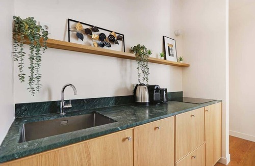 Madeleine Apartment | An Elegant 3-BR/2Ba in La Madeleine-Opéra