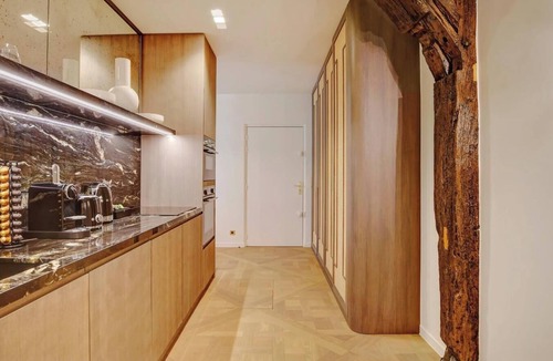 Saint-Thomas-d'Aquin Apartment | AN ELEGANT BLEND OF LUXURY, COMFORT & CULTURAL HERITAGE IN SAINT-GERMAIN