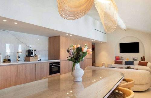Opera Apartment | An Exceptional 3-BR/3Ba with Terrace- Vieux Port