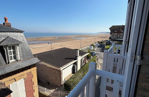 Villers-sur-Mer Villa | An exceptional stay by the sea.