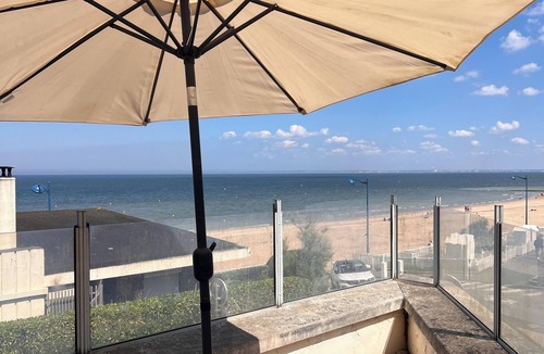 Villers-sur-Mer Villa | An exceptional stay by the sea.