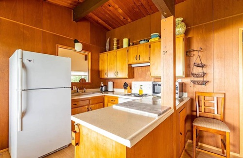 Kingston House | An Exciting Salish Escape w/Waterfront View