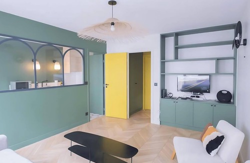 Quartier de l'Ecole-Militaire Apartment | AN IDEAL PARISIAN BASE,WITHIN EASY REACH OF THE EIFFEL, INVALIDES, LE BON MARCHE