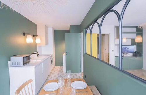 Quartier de l'Ecole-Militaire Apartment | AN IDEAL PARISIAN BASE,WITHIN EASY REACH OF THE EIFFEL, INVALIDES, LE BON MARCHE