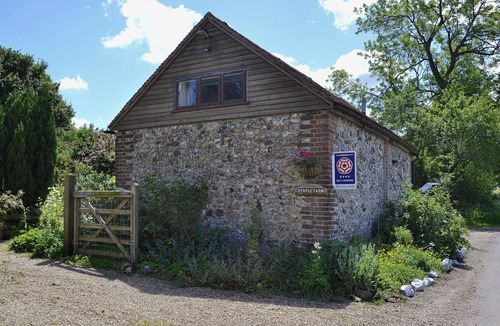 Bilting Cottage | An ideal retreat for two.