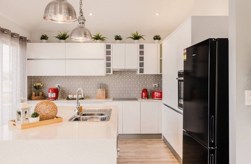 Mermaid Waters House | An Idyllic Boho Style Retreat,High-end kitchenware