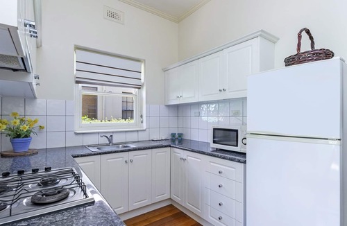 Warrnambool House | An inviting centrally located retreat