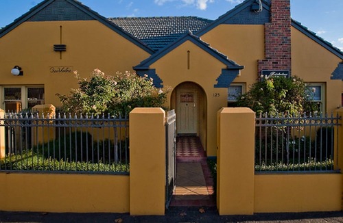 Warrnambool House | An inviting centrally located retreat