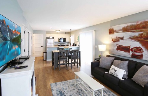 Ottawa House | An Inviting Retreat!