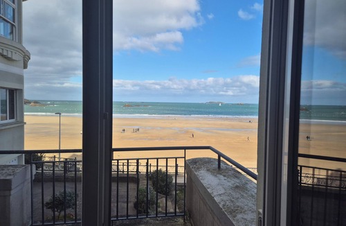 Saint-Lunaire Apartment | An iodized stay by the sea on the splendid Emerald Coast.