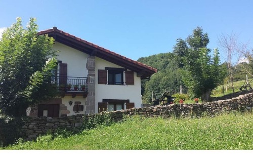 Ituren House | An isolated rural house. Alberroakoborda