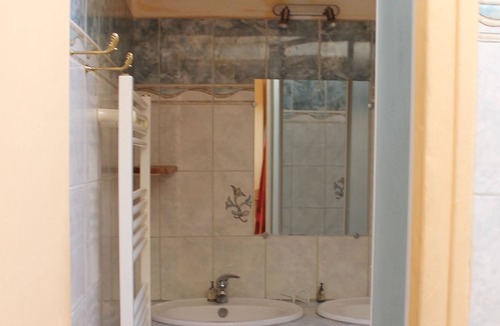 Saillans Cottage | An oasis in the vineyard