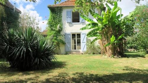 Estampes House | An Owl in the Barn