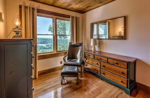 Morganton Cabin | An Owl's Perch- Pet Friendly | Panoramic Sunset Views | Game Room | Firepit