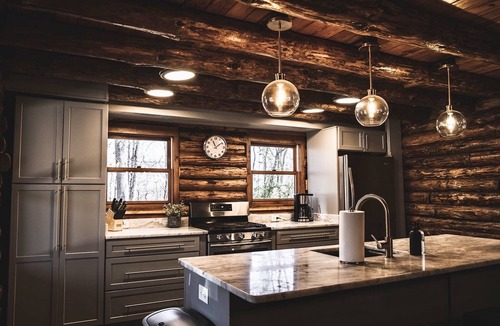 Casanova House | An upscale log cabin
