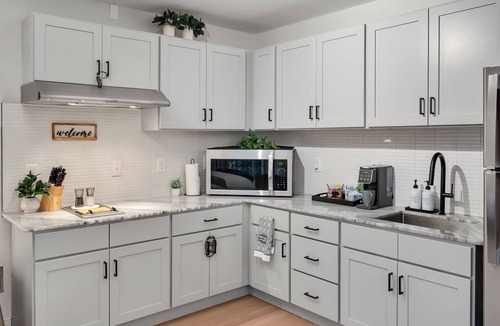 Northeast Raleigh Apartment | An Upscale Midtown Studio w/Private Balcony