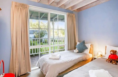 Skenes Creek North House | Ananda - Amazing Ocean Views.