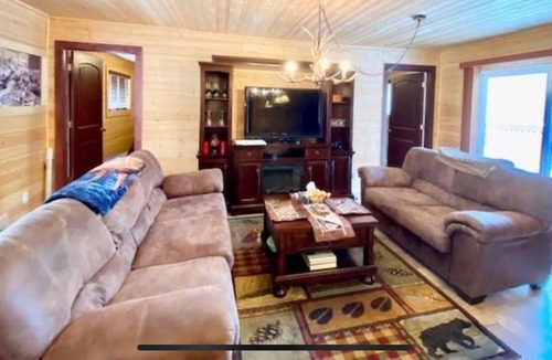 Wasagaming House | Ananda "Bliss" - Cabin at Clear Lake - RMNP