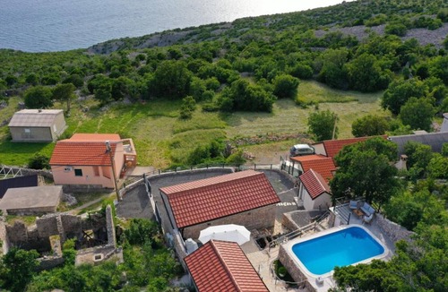 Prizna House | Ana’s Stone House Jurčić Kalić with the Pool