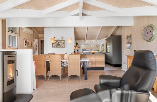 Bratten Strand House | "Anastaja" - 550m from the sea by Interhome