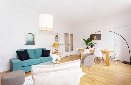 Tours City Centre Apartment | Anatole - Comfortable apartment with parking