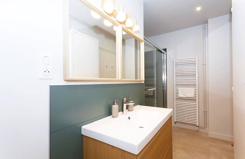 Tours City Centre Apartment | Anatole - Comfortable apartment with parking