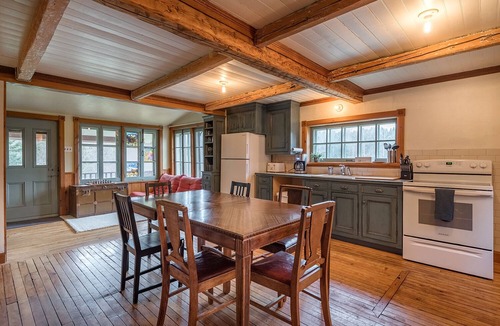 Mandeville Cottage | Ancestral Wooden Chalet - St-Gabriel de Brandon