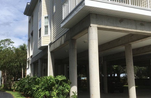 Chiefland Condo | Anchor Away