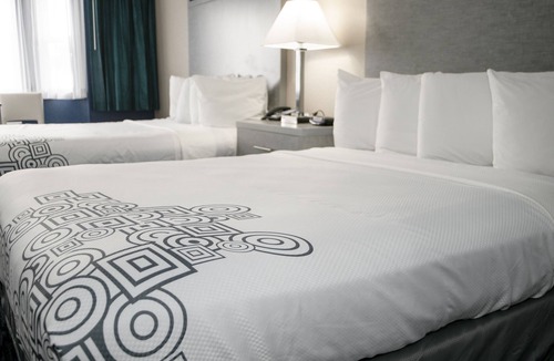 Bertsch-Oceanview Hotel | Anchor Beach Inn