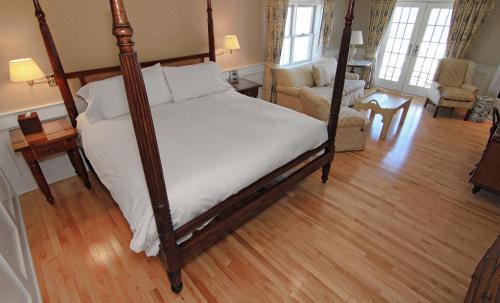 Commercial Street House | Anchor Inn Beach House