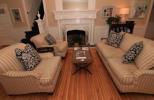 Commercial Street House | Anchor Inn Beach House