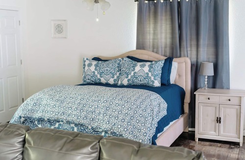 Jamestown Hotel | Anchor Inn & Suites