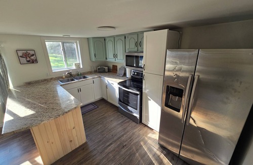 Glenburn Apartment | Anchor Maine 3Br, 2.5 Bath