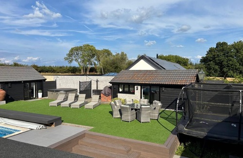 Wimborne Saint Giles House | ANCHOR PADDOCK COUNTRY RETREAT