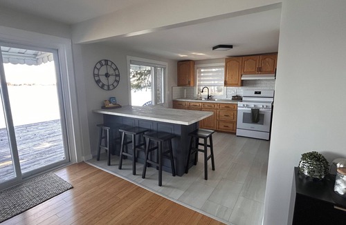 Algoma District House | Anchor Point - Waterfront Home