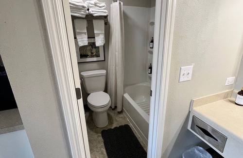 Anchor Point House | Anchor River Inn Room 9