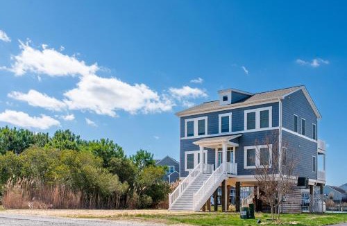 Captain's Cove House | Anchor's Away - Waterfront, Pet Friendly, Pools!