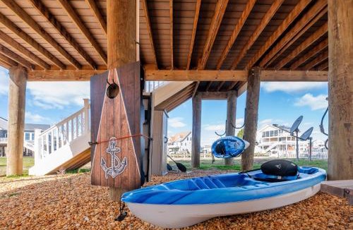 Captain's Cove House | Anchor's Away - Waterfront, Pet Friendly, Pools!