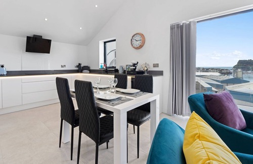 Teignmouth Apartment | Anchor View, Grand Banks