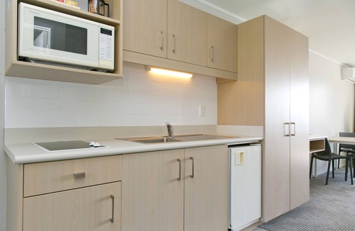 Two Mile Bay Hotel | Anchorage Resort Taupo