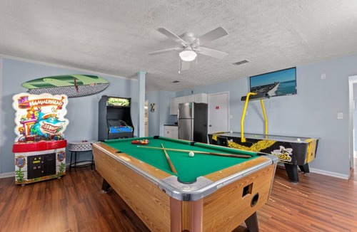 El Centro Beach House | Anchors Away ~ Gulf View with Private Pool, Golf Cart & Fire Pit