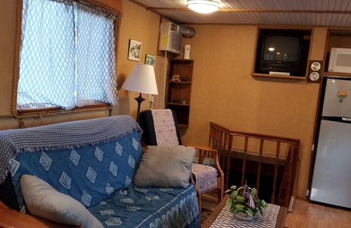 Waterloo Boat Rental | Anchors Away