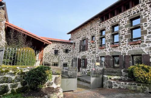 Polignac House | Ancien corps de ferme avec vue imprenable - 4 pers. - FR-1-582-545