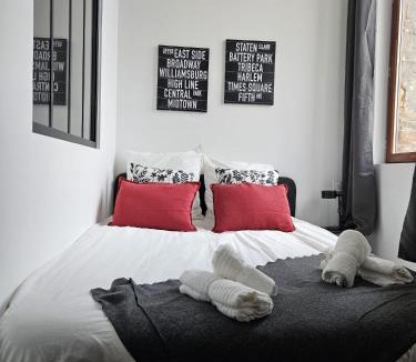 Beaupreau Apartment | ANCIEN Fenetre sur cour