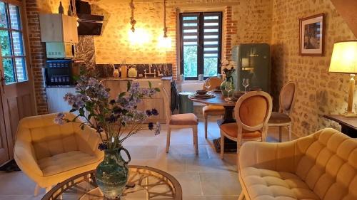 Ferrieres-la-Verrerie House | Ancien moulin dans un cadre d exception