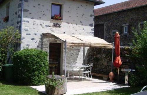Retournac House | Ancien pigeonnier restauré avec terrasse, terrain clos et équipements bébé à Sarlanges, Retournac - FR-1-582-167