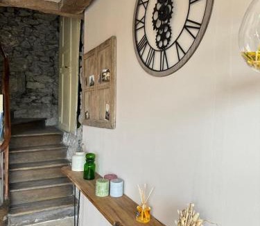 Prades-d'Aubrac House | Ancienne épicerie