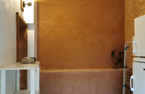 Salleles-d'Aude House | Ancienne Cuve à Vin, Transformée en Maison, Cœur de Ville, Tous Confort !